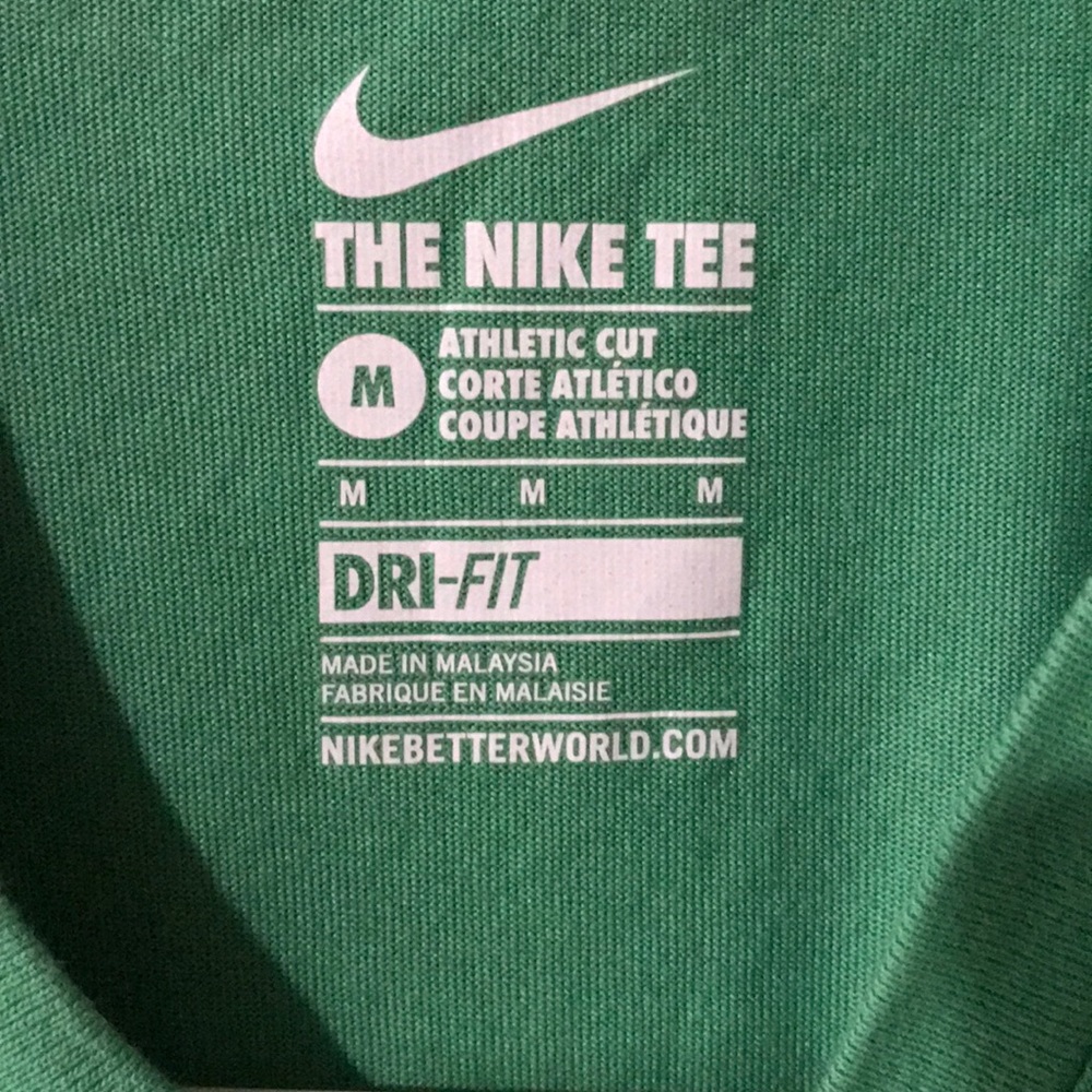 Nike tee - Picture 2 of 3
